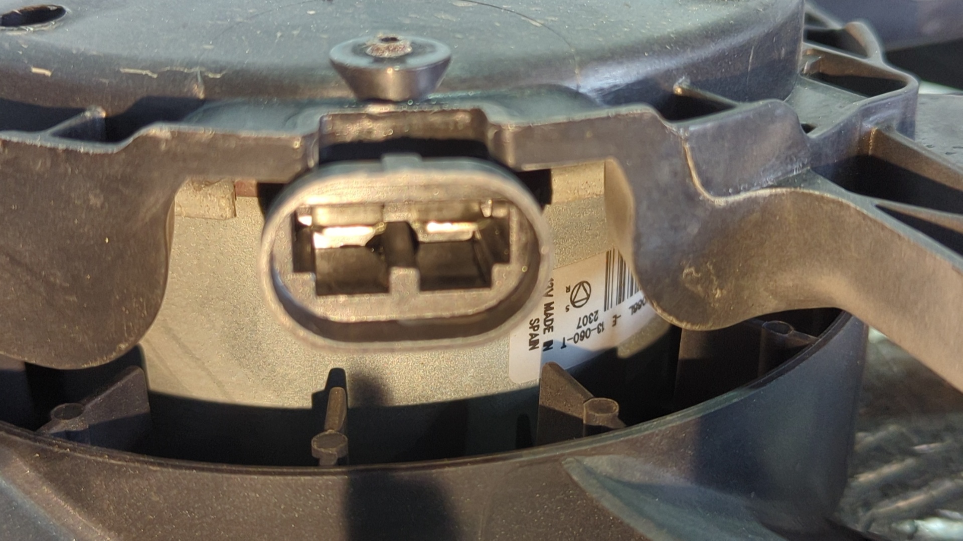 ELECTROVENTILADOR RENAULT MEGANE III BERLINA 5 P - vista 3