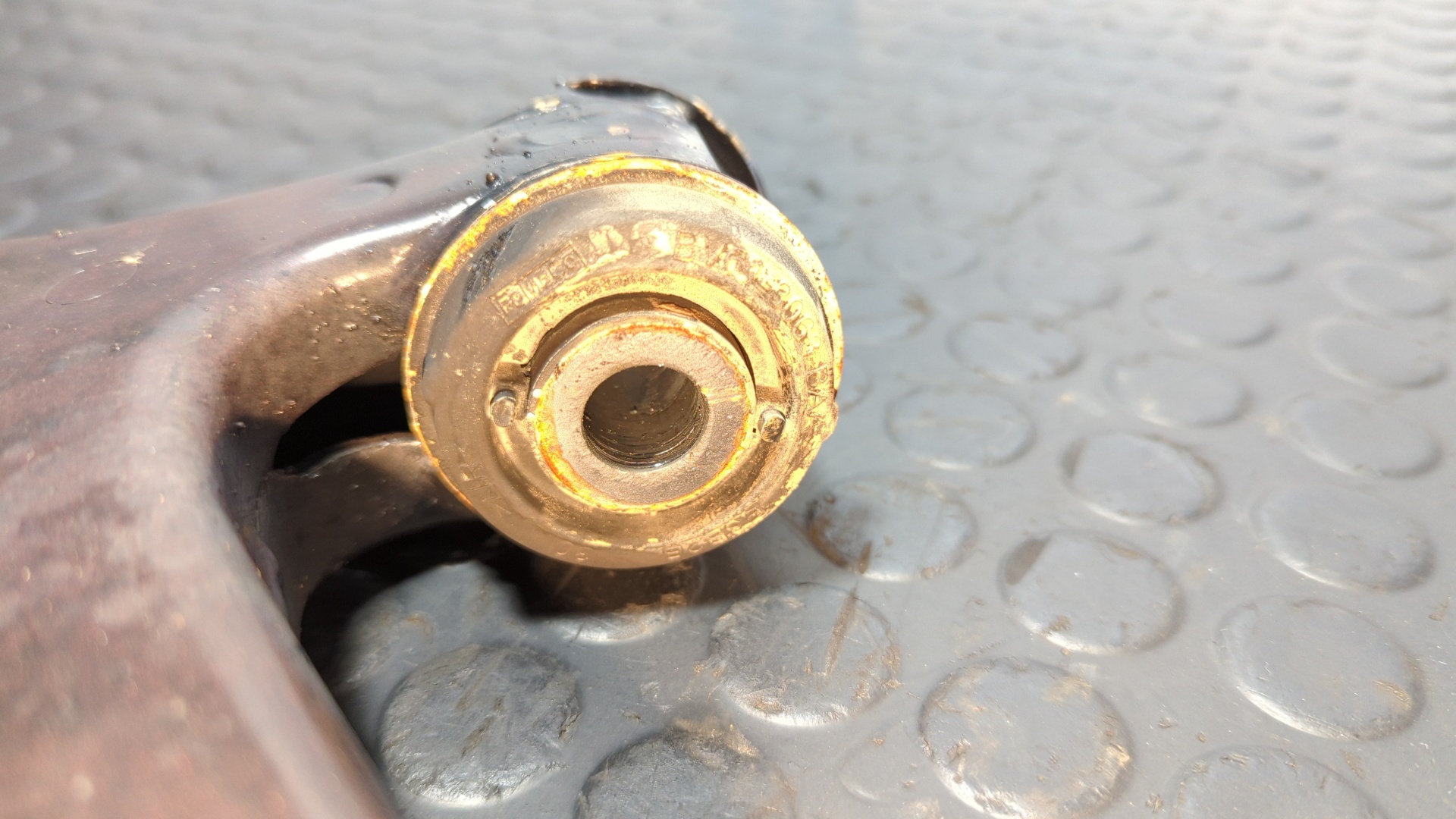 BRAZO IZQUIERDO INFERIOR DELANTERO FORD FOCUS LIM. (CB8) - vista 3