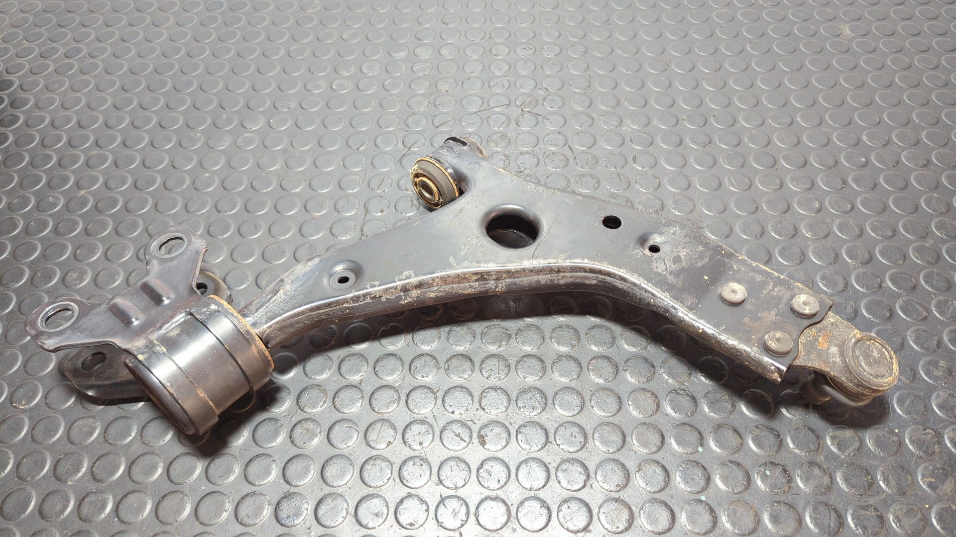 BRAZO IZQUIERDO INFERIOR DELANTERO FORD FOCUS LIM. (CB8) - vista 4