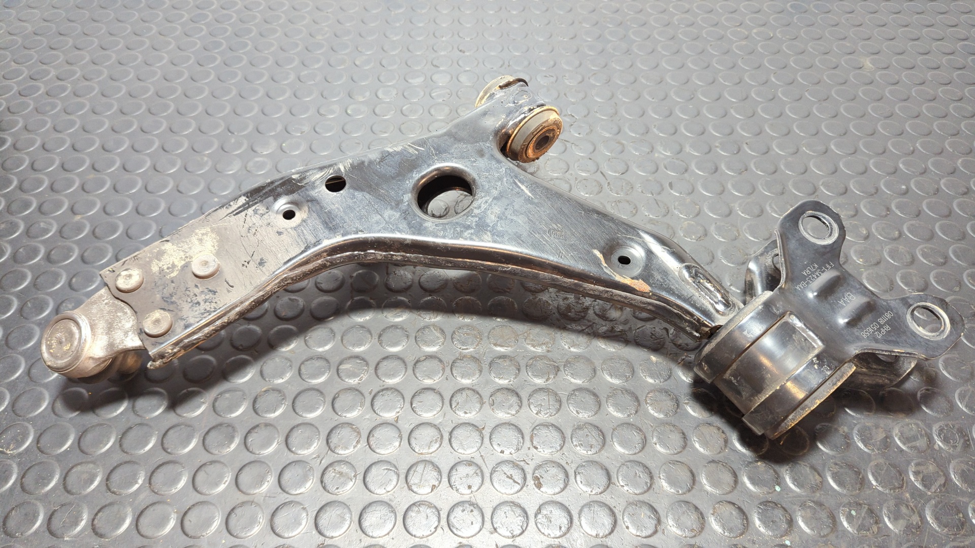 BRAZO DERECHO INFERIOR DELANTERO FORD FOCUS LIM. (CB8) - vista 3