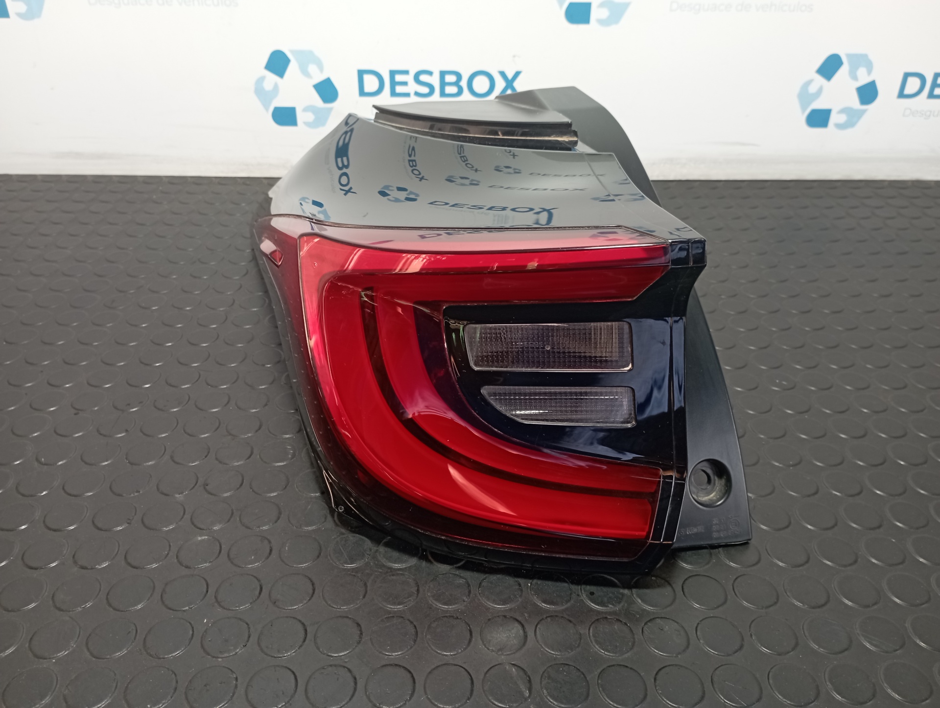 PILOTO TRASERO IZQUIERDO TOYOTA YARIS (XP21)