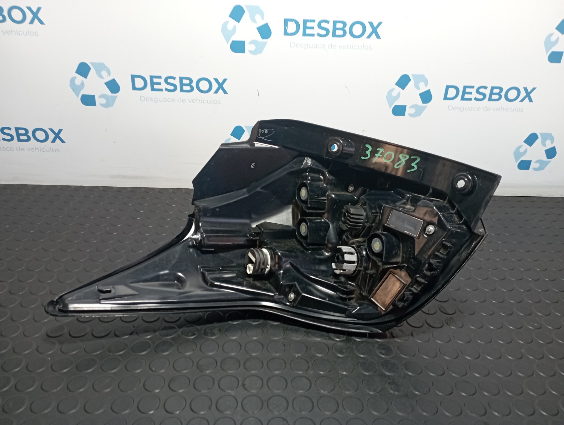 PILOTO TRASERO DERECHO TOYOTA YARIS (XP21) - vista 2