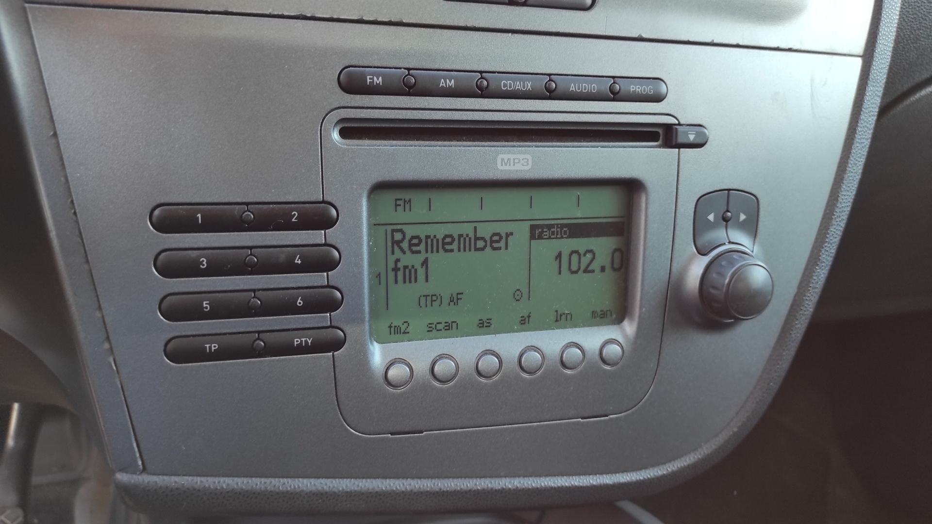 REJILLA DELANTERA SEAT LEON (1P1) - vista 15