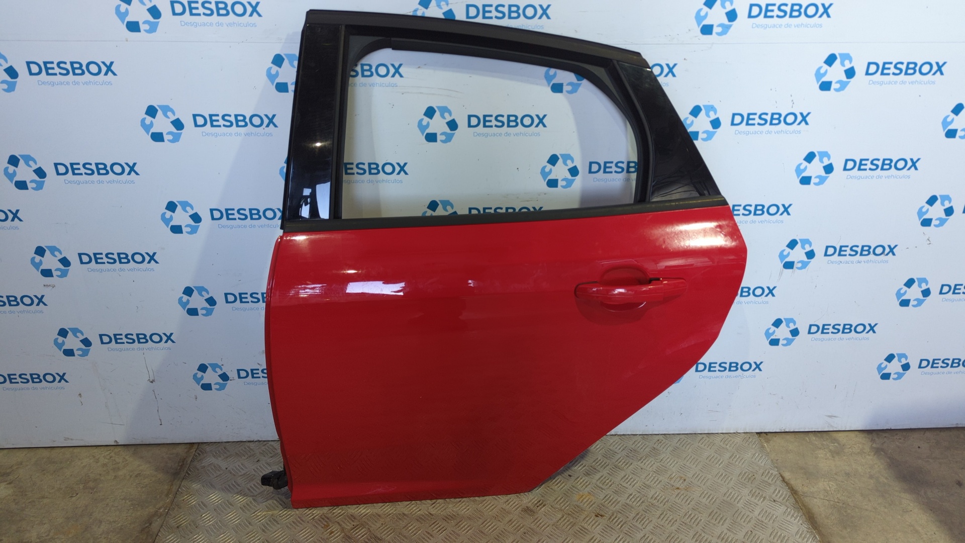 PUERTA TRASERA IZQUIERDA FORD FOCUS LIM. (CB8)