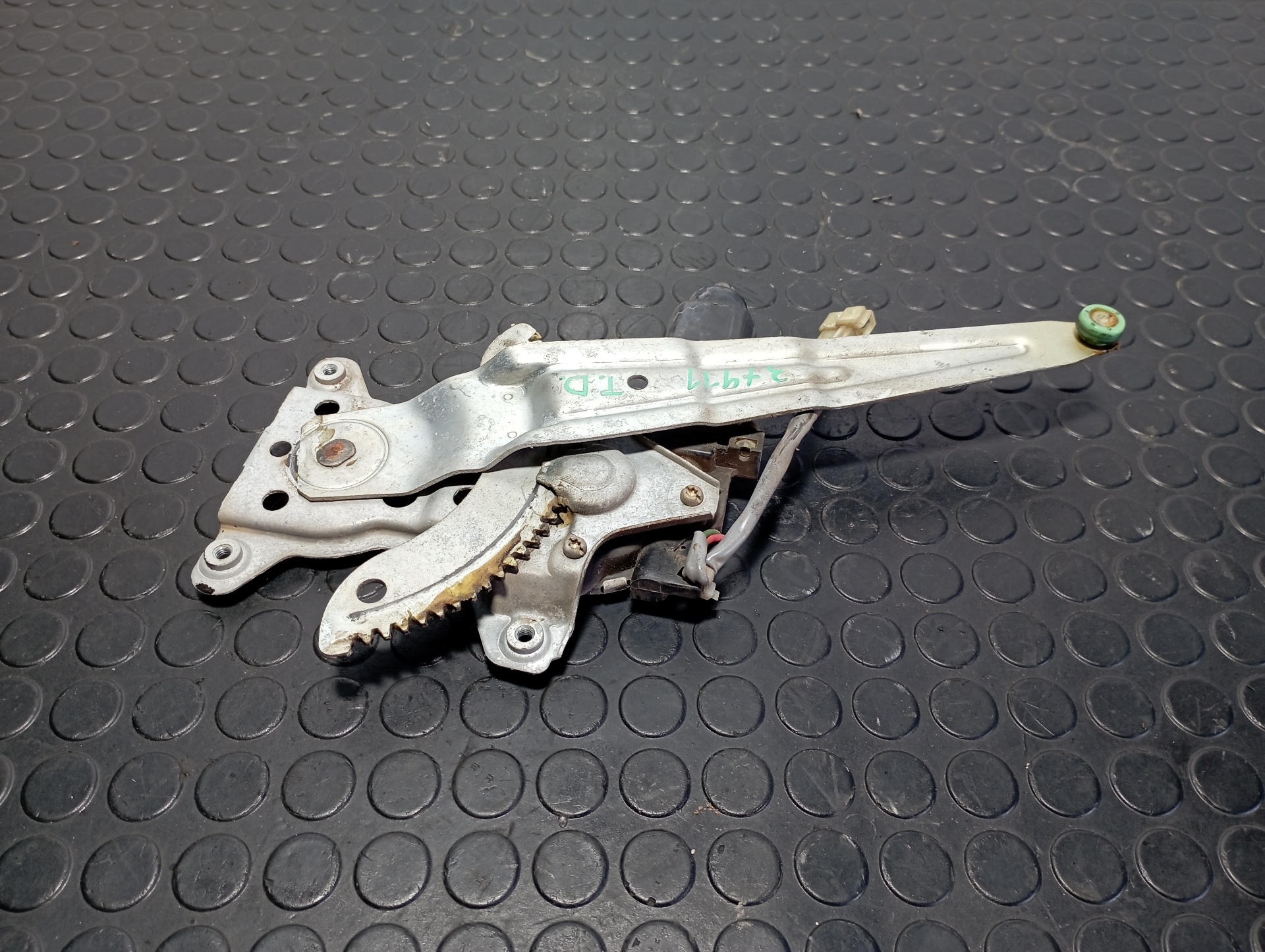 ELEVALUNAS TRASERO DERECHO TOYOTA LAND CRUISER HDJ80 - vista 2