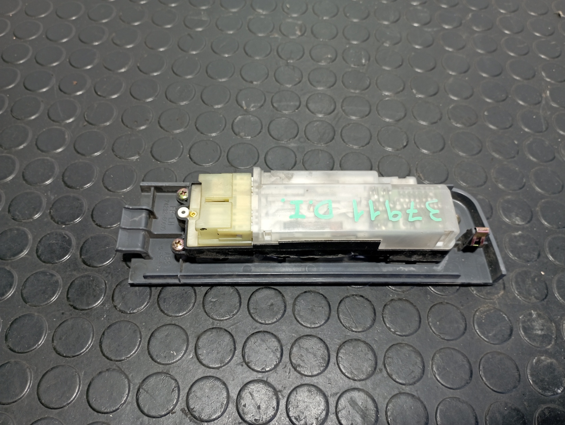 MANDO ELEVALUNAS DELANTERO IZQUIERDO TOYOTA LAND CRUISER HDJ80 - vista 2