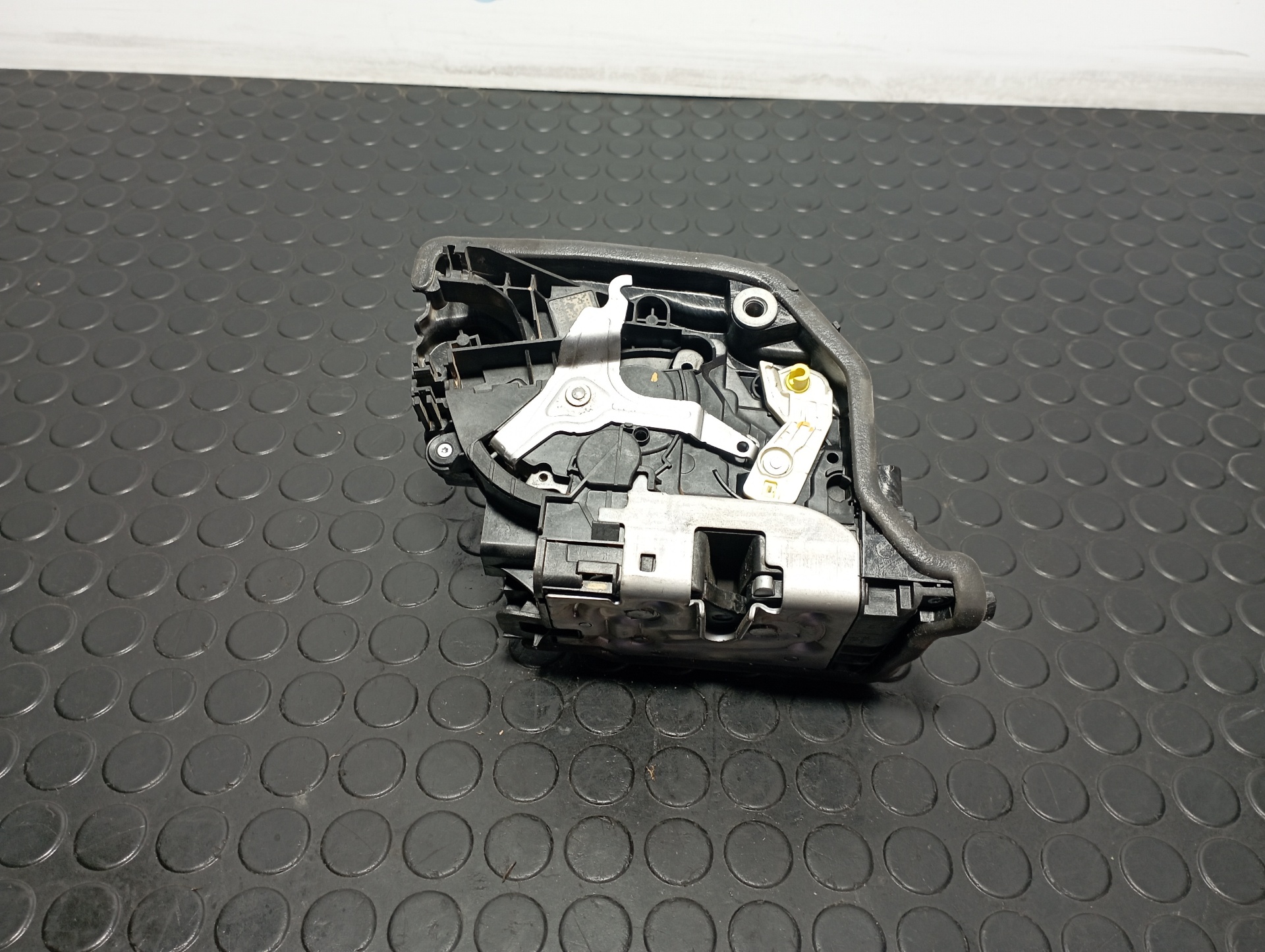 CERRADURA PUERTA TRASERA DERECHA BMW SERIE X1 (F48) - vista 3