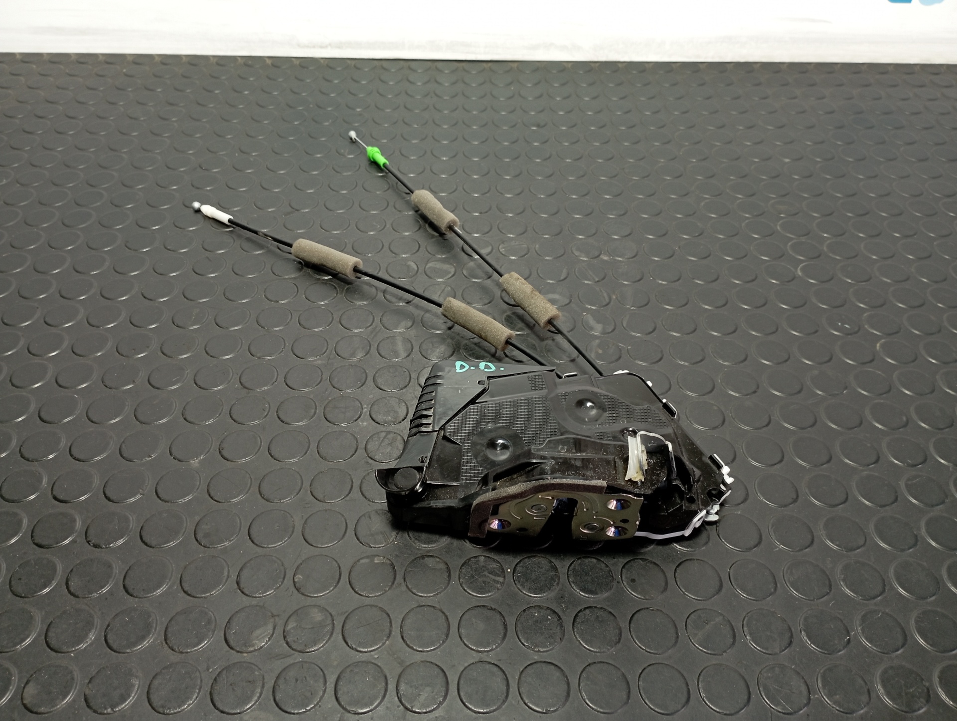 CERRADURA PUERTA DELANTERA DERECHA TOYOTA YARIS (XP21)