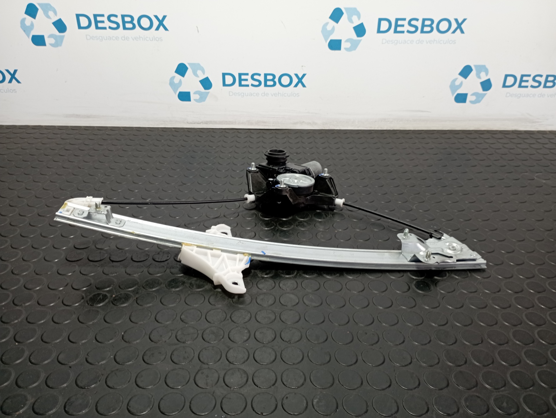 ELEVALUNAS DELANTERO DERECHO TOYOTA YARIS (XP21) - vista 2