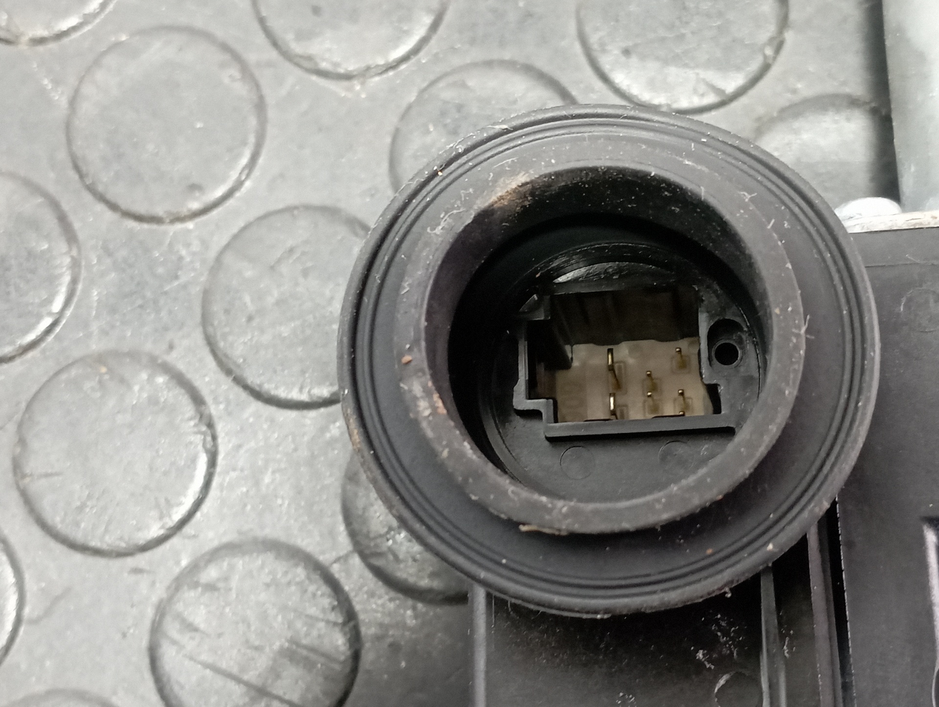 ELEVALUNAS DELANTERO DERECHO TOYOTA YARIS (XP21) - vista 3