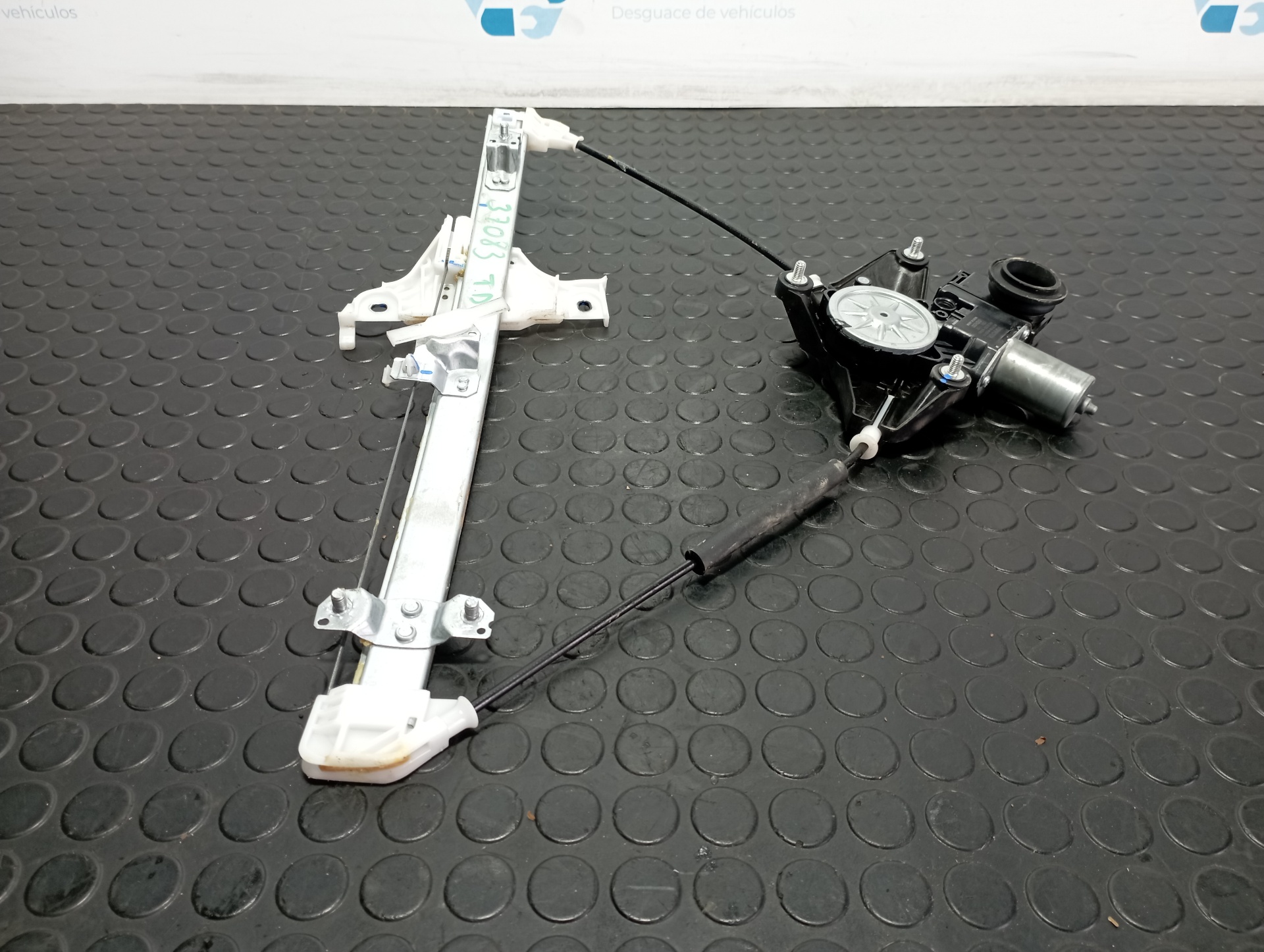 ELEVALUNAS TRASERO DERECHO TOYOTA YARIS (XP21)