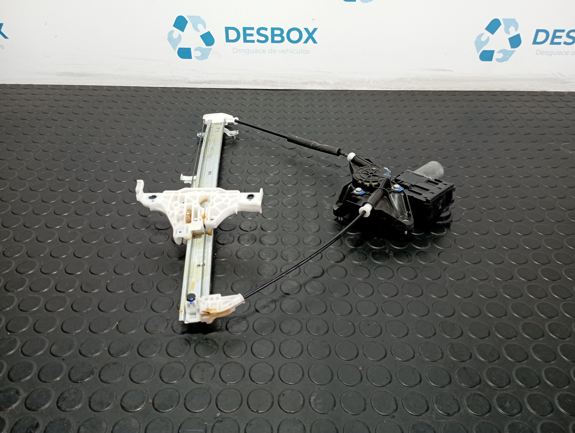 ELEVALUNAS TRASERO DERECHO TOYOTA YARIS (XP21) - vista 2