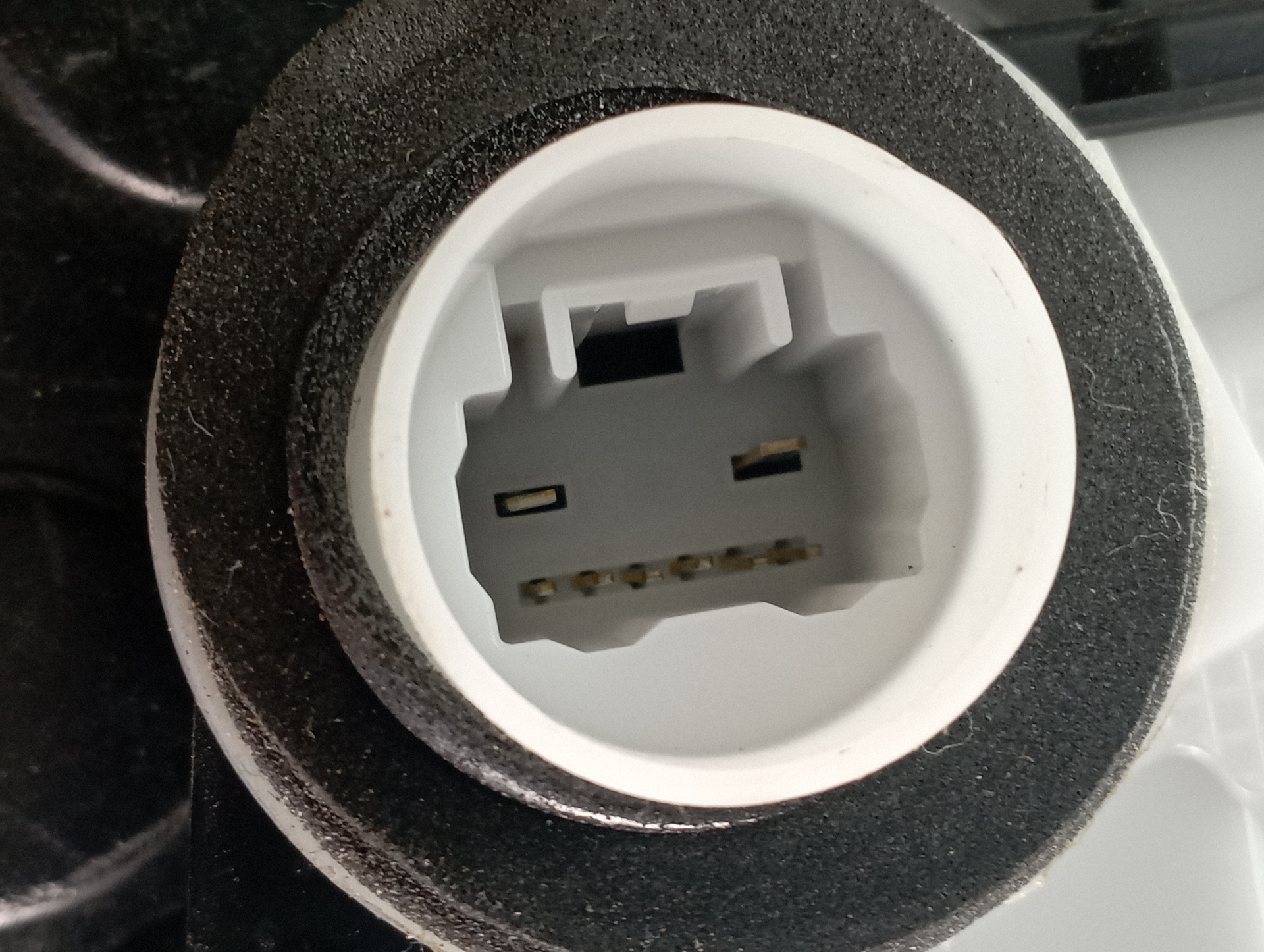 CERRADURA PUERTA DELANTERA IZQUIERDA TOYOTA YARIS (XP21) - vista 2