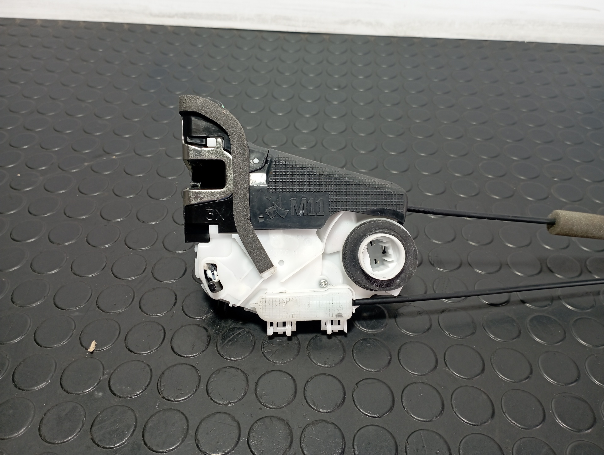 CERRADURA PUERTA TRASERA IZQUIERDA TOYOTA YARIS (XP21) - vista 3