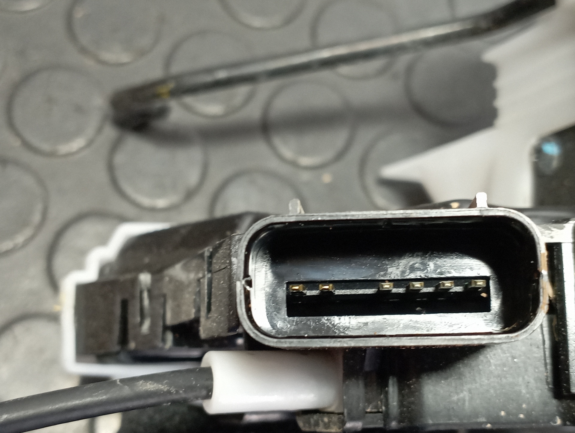 CERRADURA PUERTA DELANTERA IZQUIERDA HYUNDAI I20 ACTIVE - vista 3