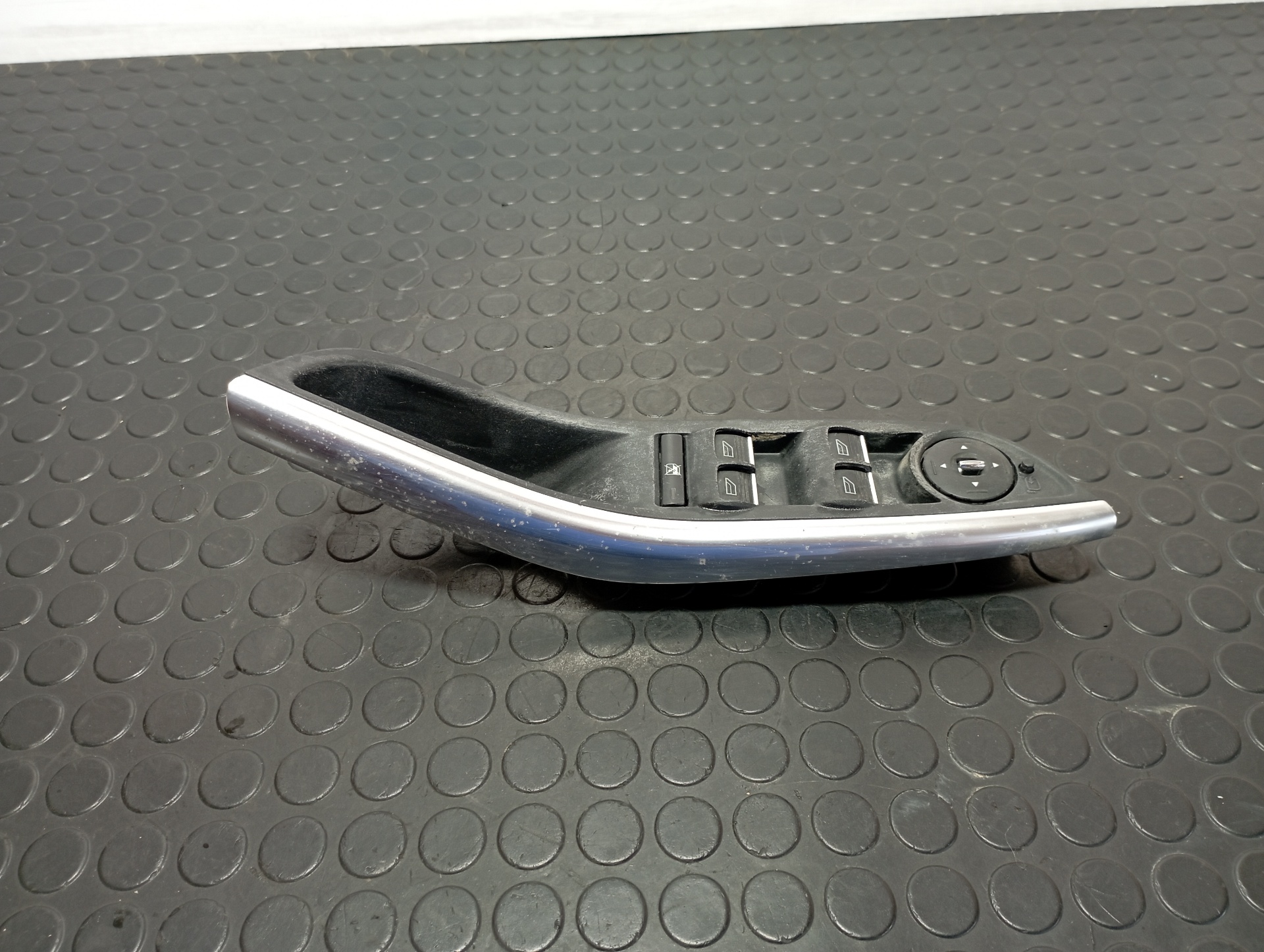 MANDO ELEVALUNAS DELANTERO IZQUIERDO FORD FOCUS LIM. (CB8) - vista 2