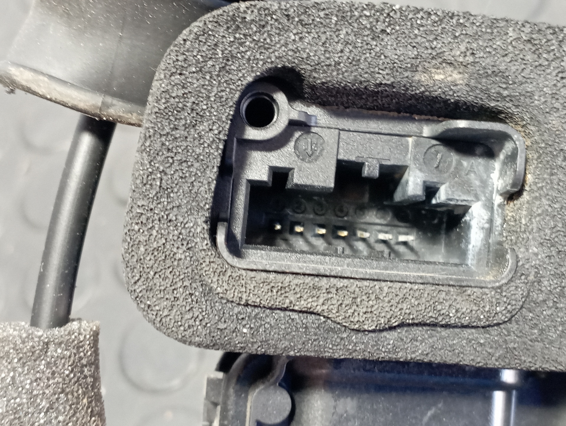 CERRADURA PUERTA DELANTERA IZQUIERDA AUDI Q3 (F3B) - vista 3