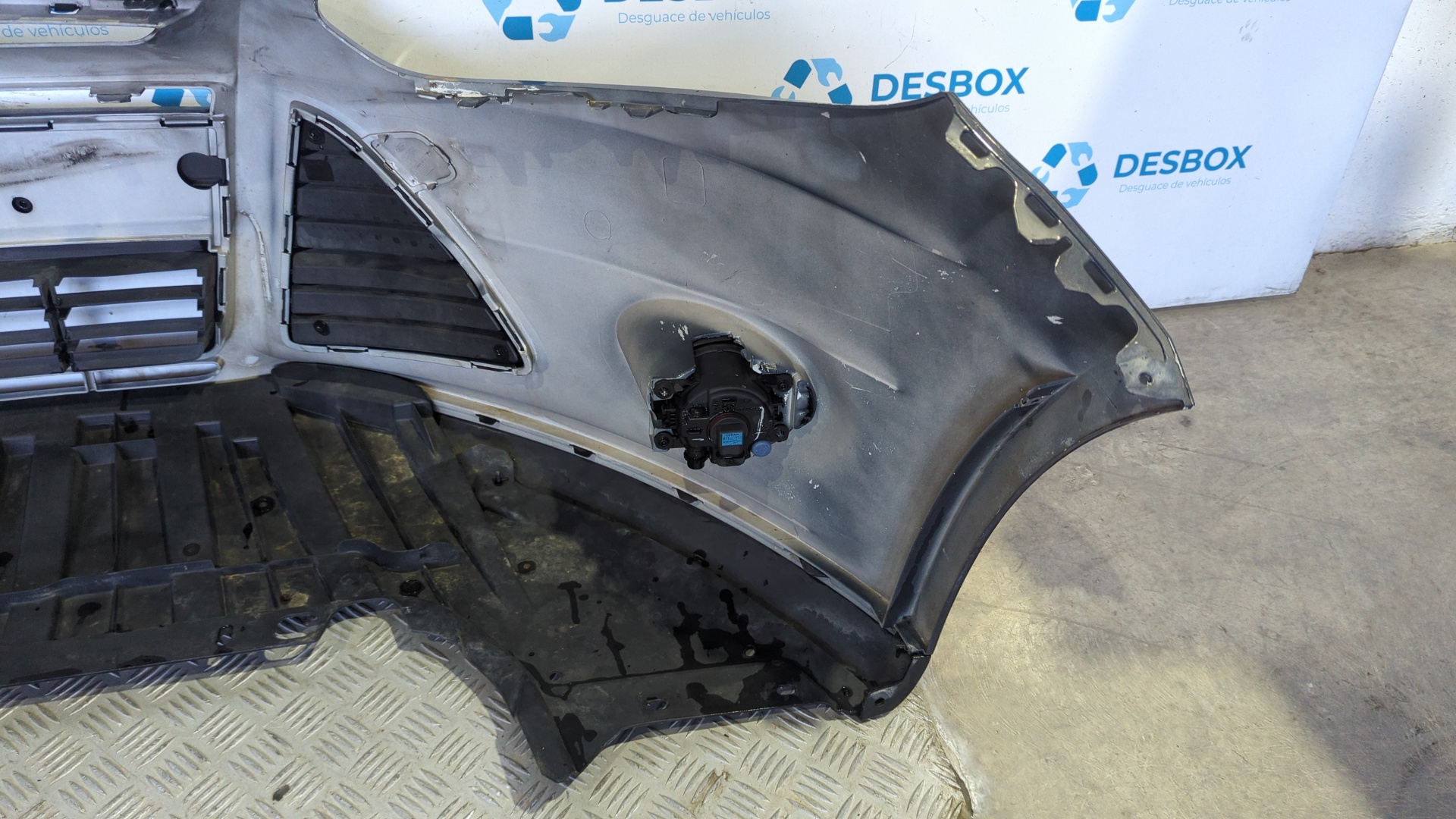 PARAGOLPES DELANTERO FORD FOCUS TURN. - vista 3