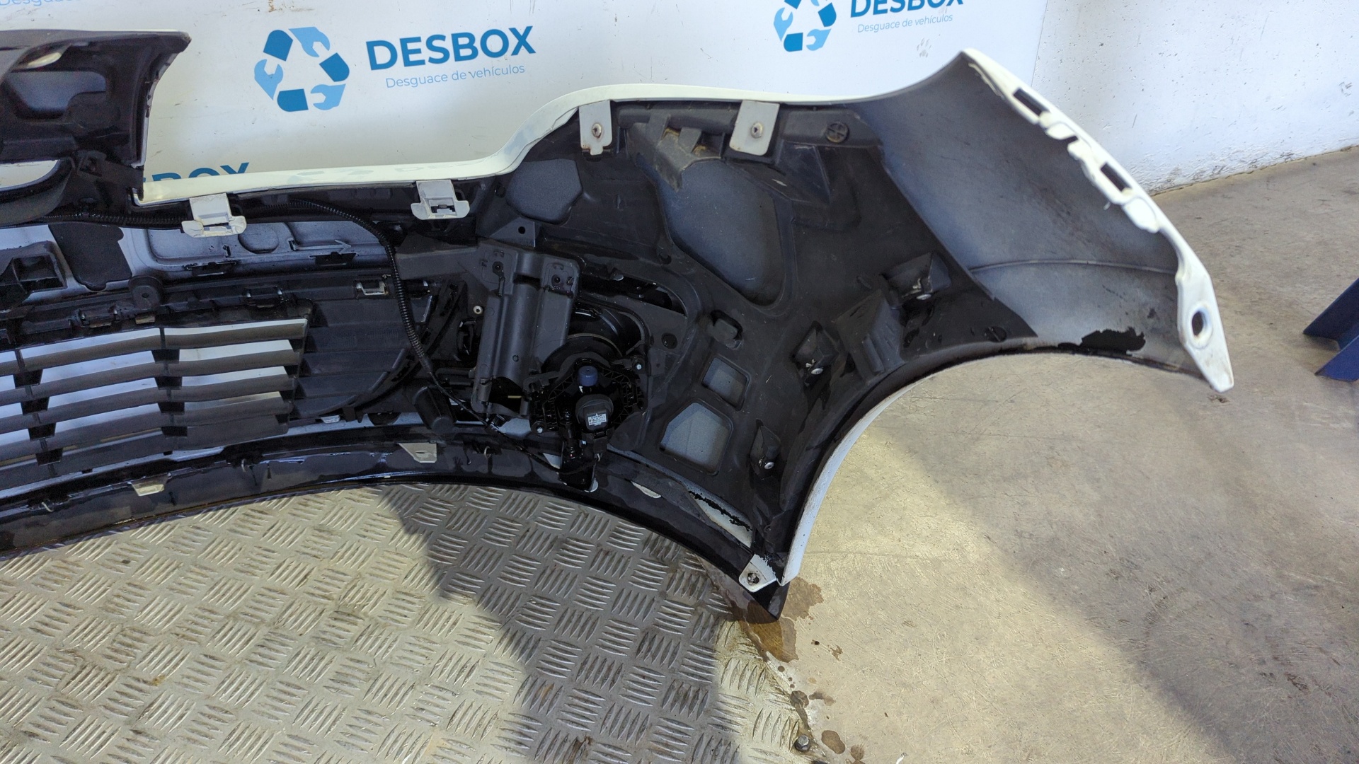 PARAGOLPES DELANTERO RENAULT MEGANE III BERLINA 5 P - vista 3