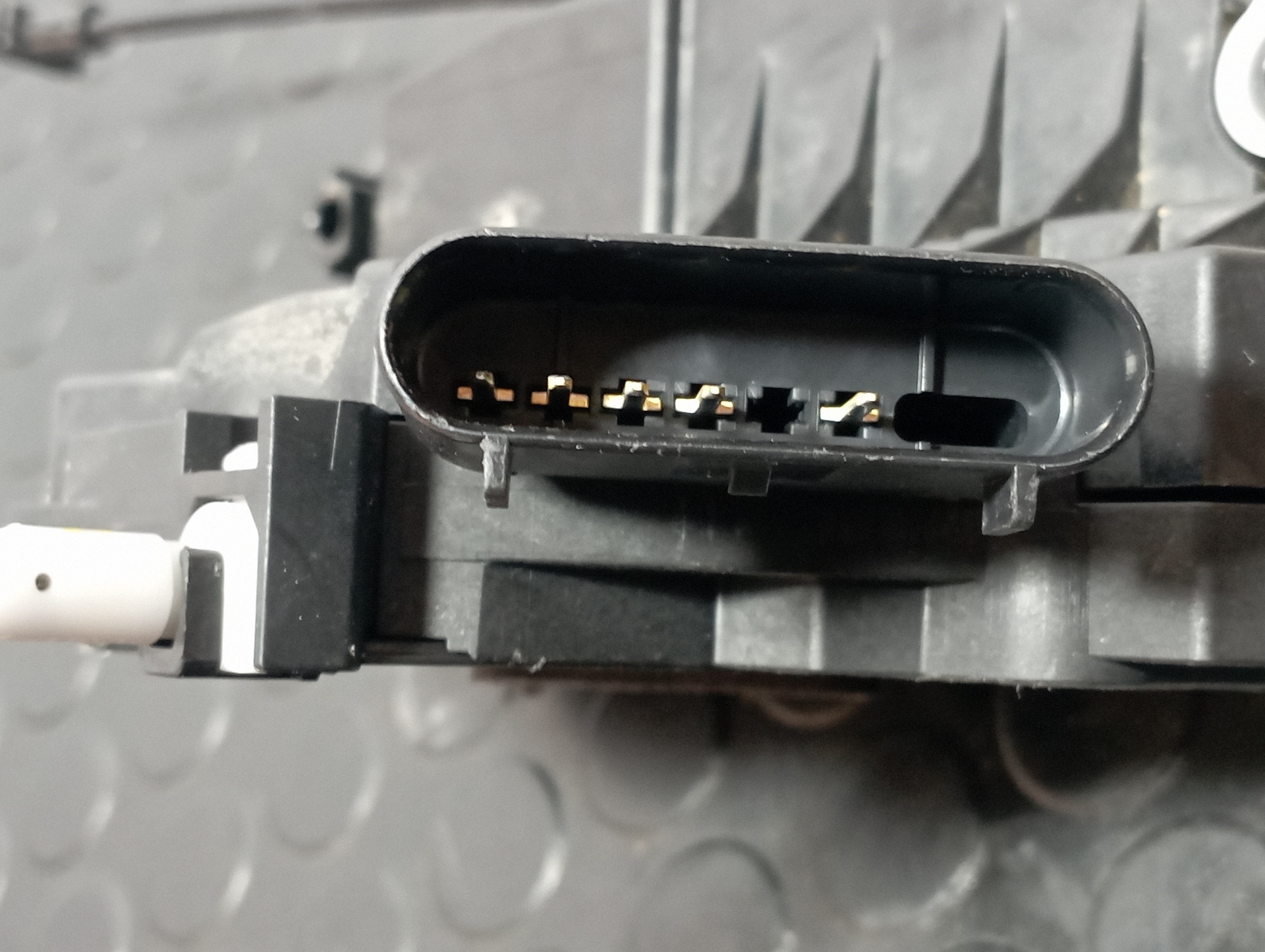 CERRADURA PUERTA TRASERA IZQUIERDA FORD FOCUS LIM. (CB8) - vista 4