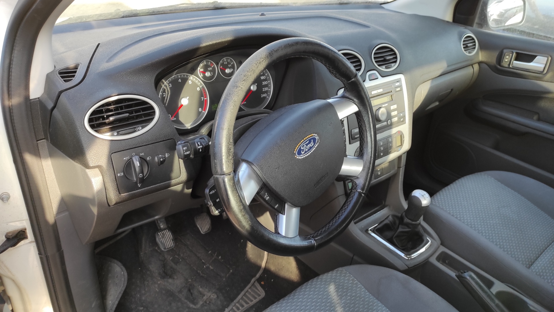 REJILLA DELANTERA FORD FOCUS BERLINA (CAP) - vista 7