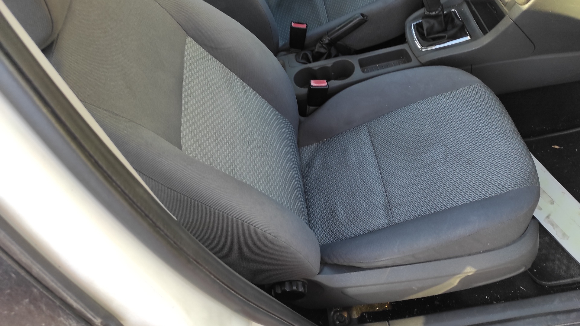 REJILLA DELANTERA FORD FOCUS BERLINA (CAP) - vista 5