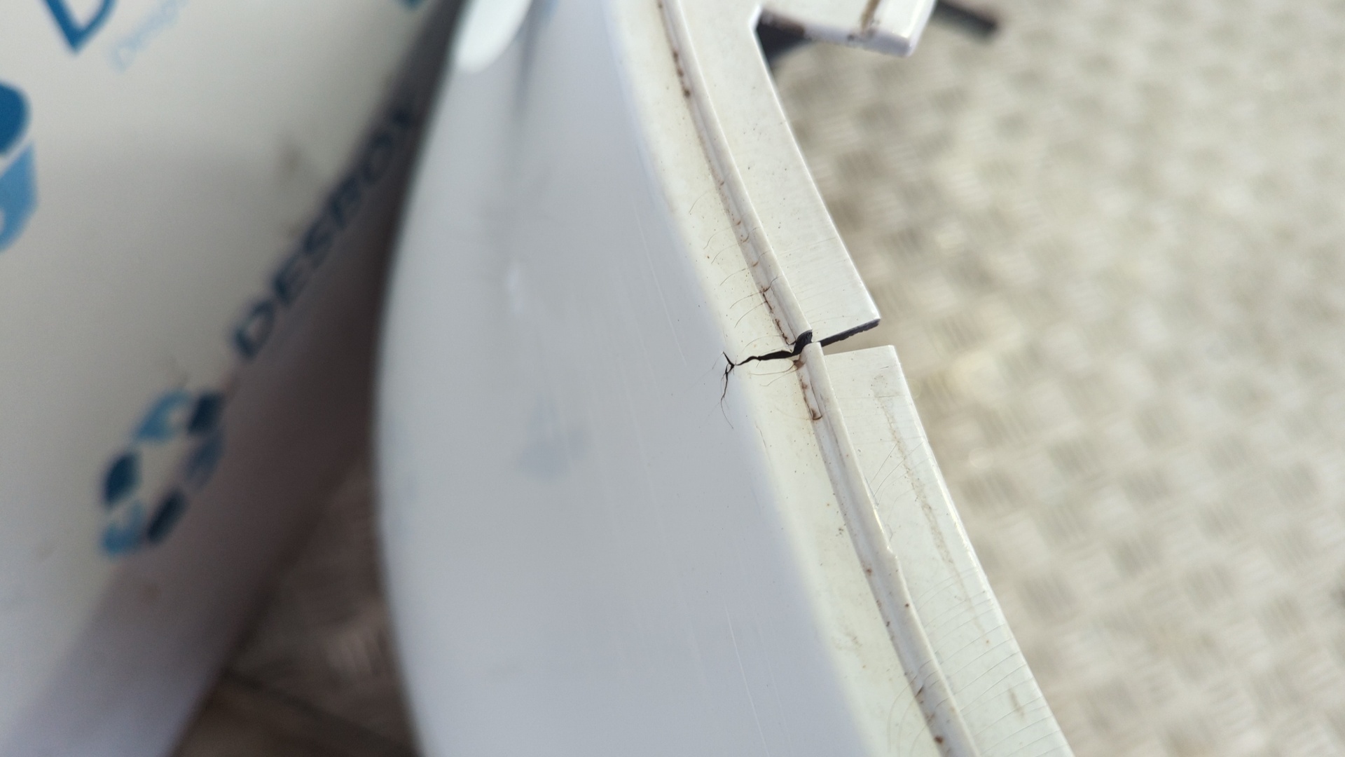 PARAGOLPES TRASERO RENAULT MEGANE III BERLINA 5 P - vista 5