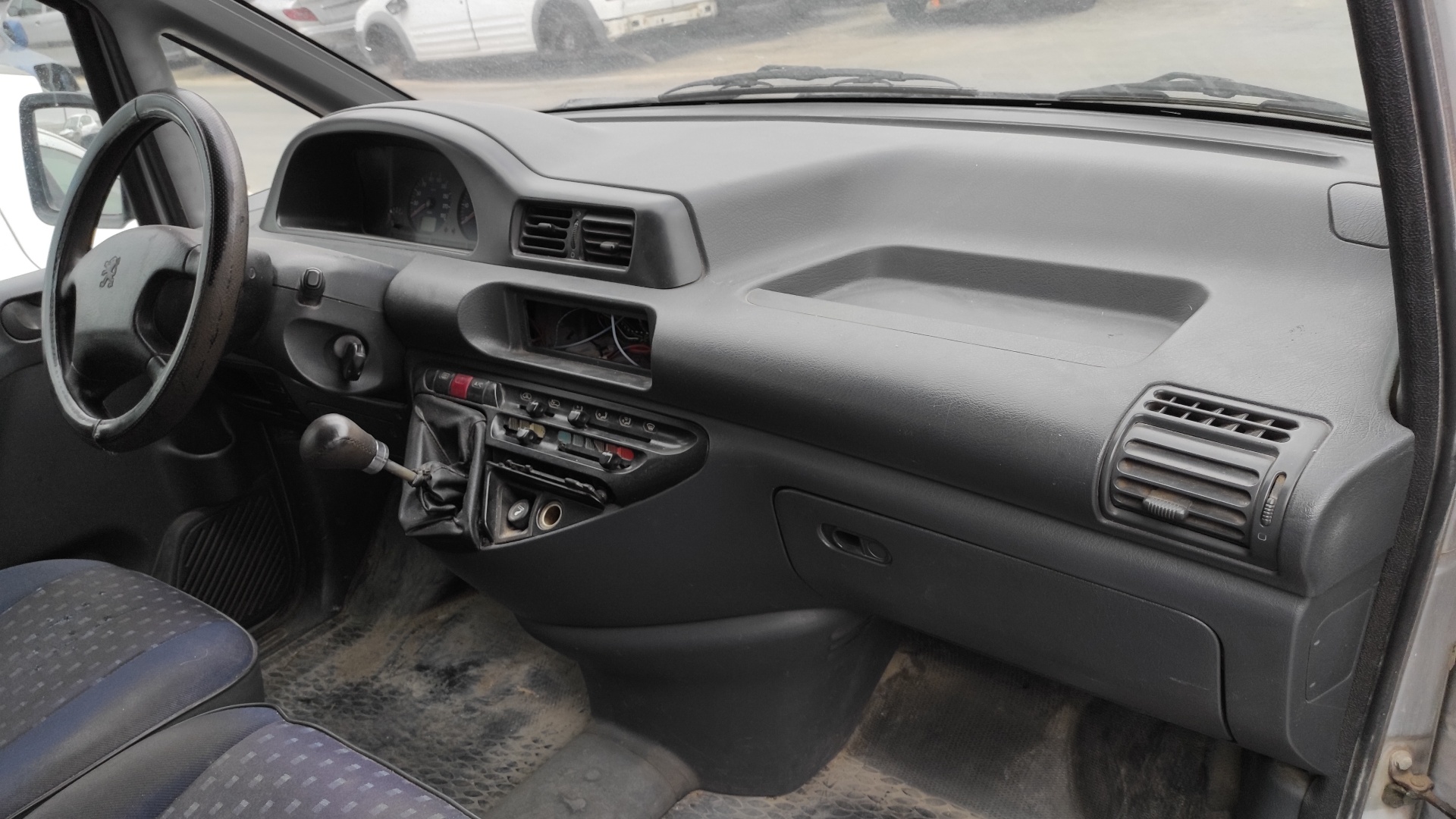 REJILLA DELANTERA PEUGEOT EXPERT KOMBI - vista 7