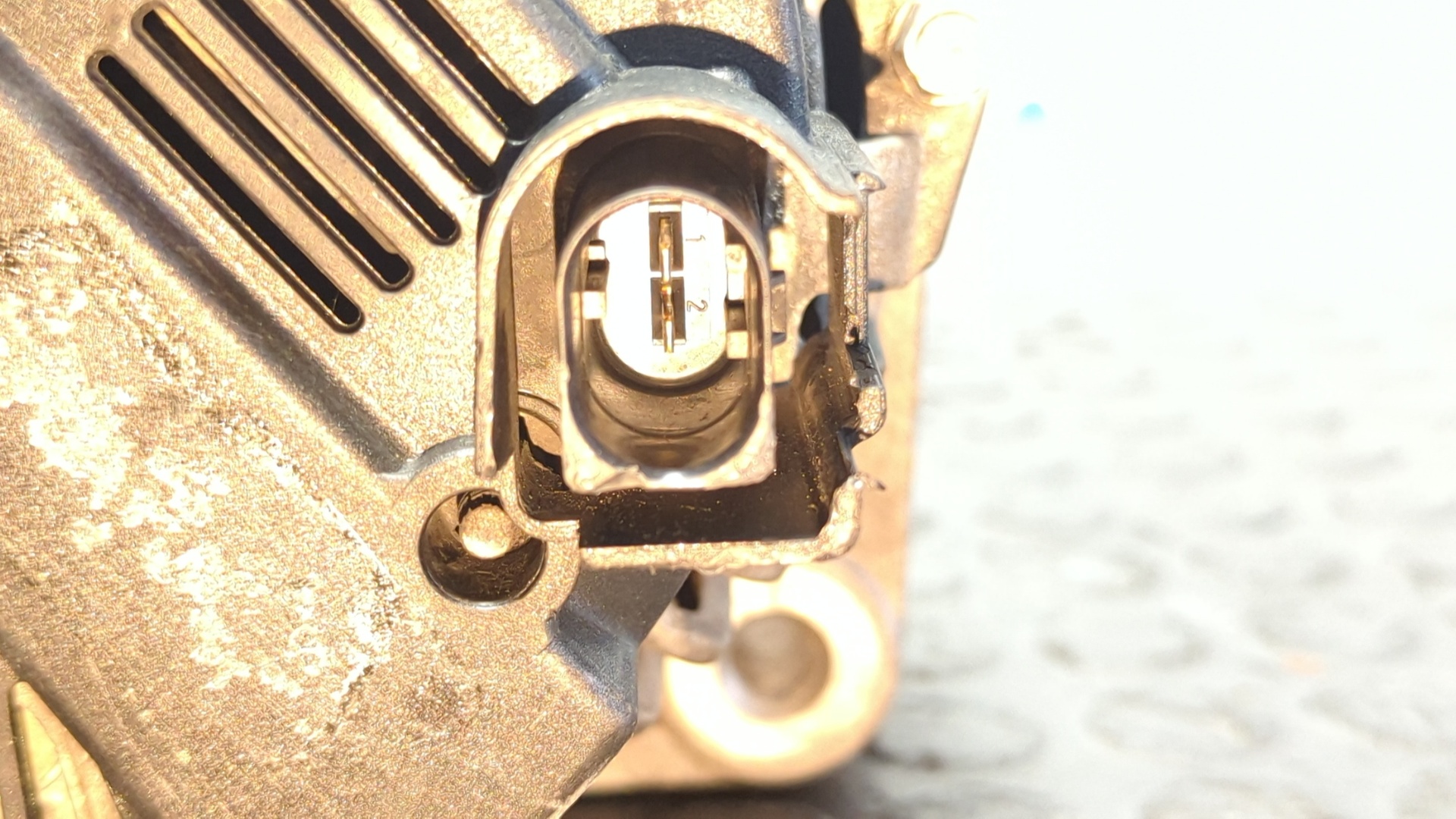 ALTERNADOR BMW SERIE 3 CABRIO (E93) - vista 2