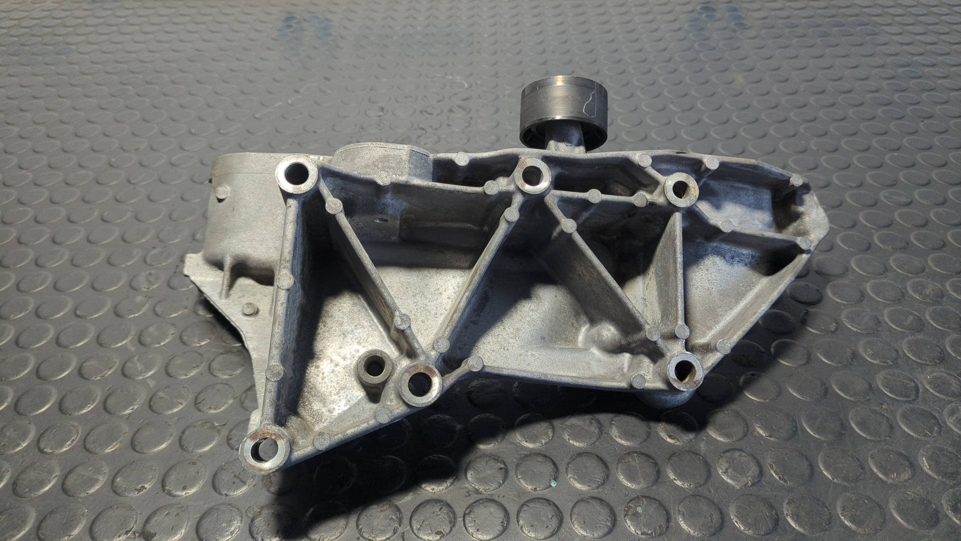 SOPORTE ALTERNADOR OPEL VIVARO - vista 3