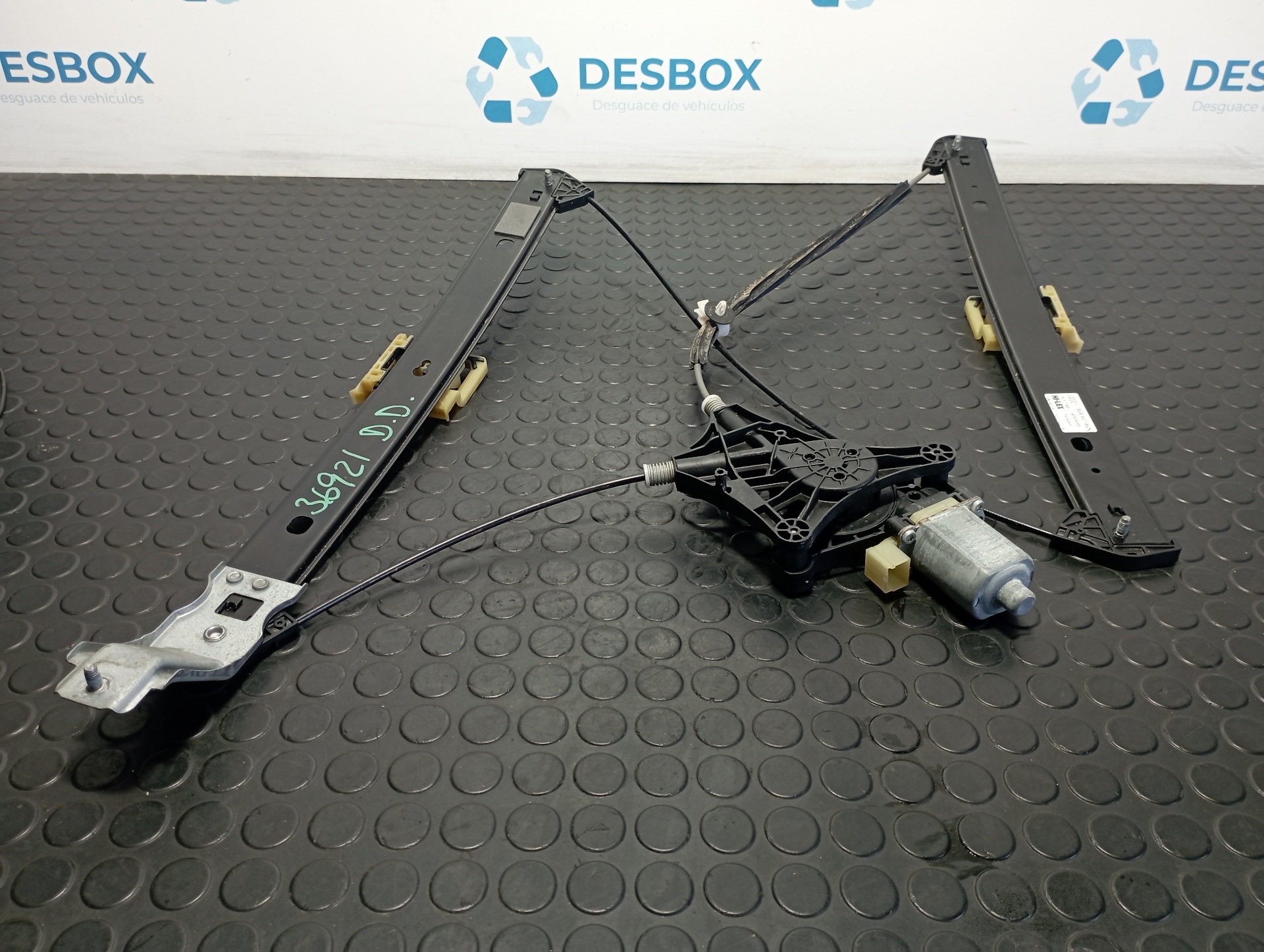 ELEVALUNAS DELANTERO DERECHO AUDI Q3 (F3B)