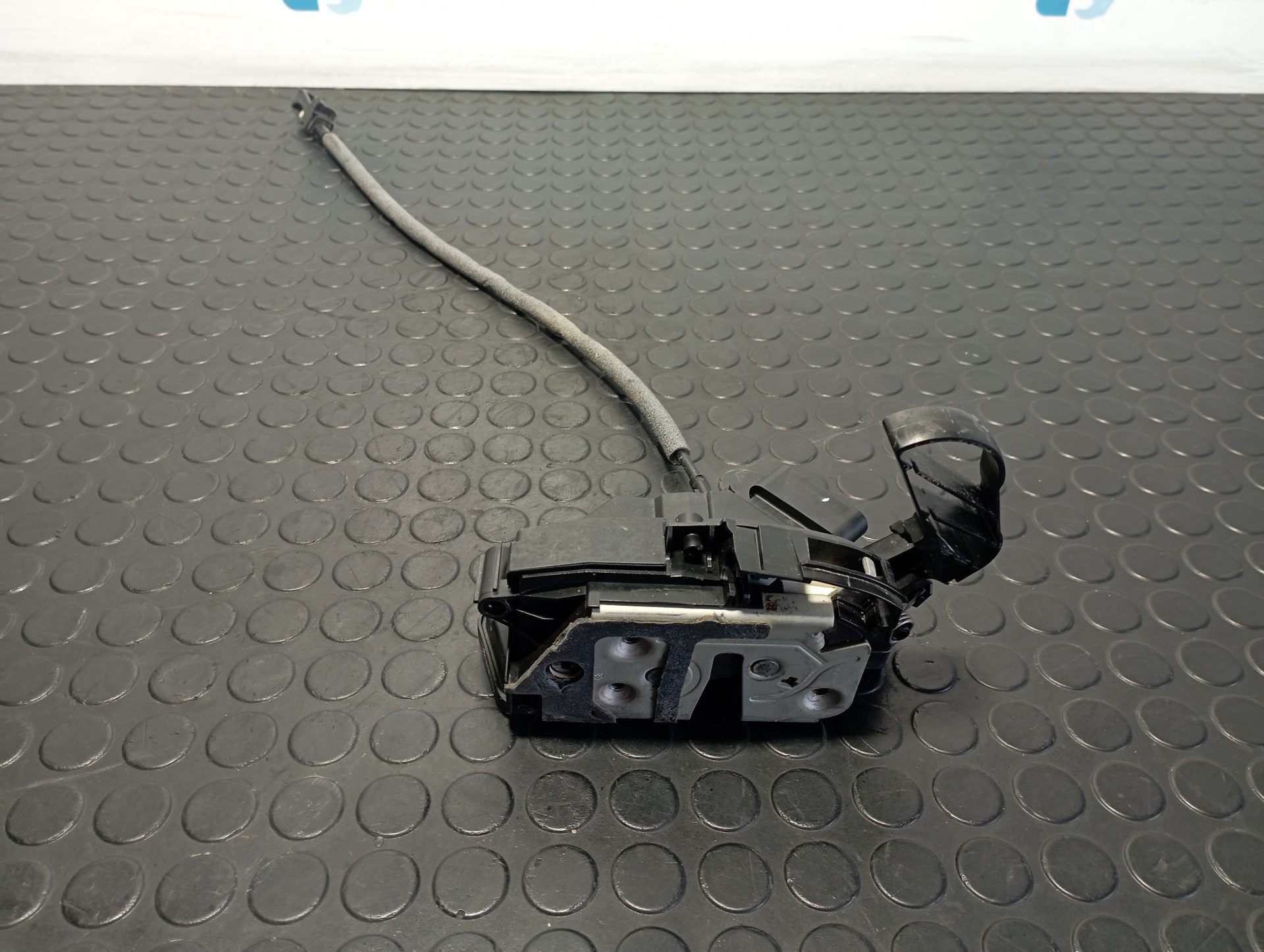 CERRADURA PUERTA DELANTERA DERECHA FORD FOCUS LIM. (CB8)