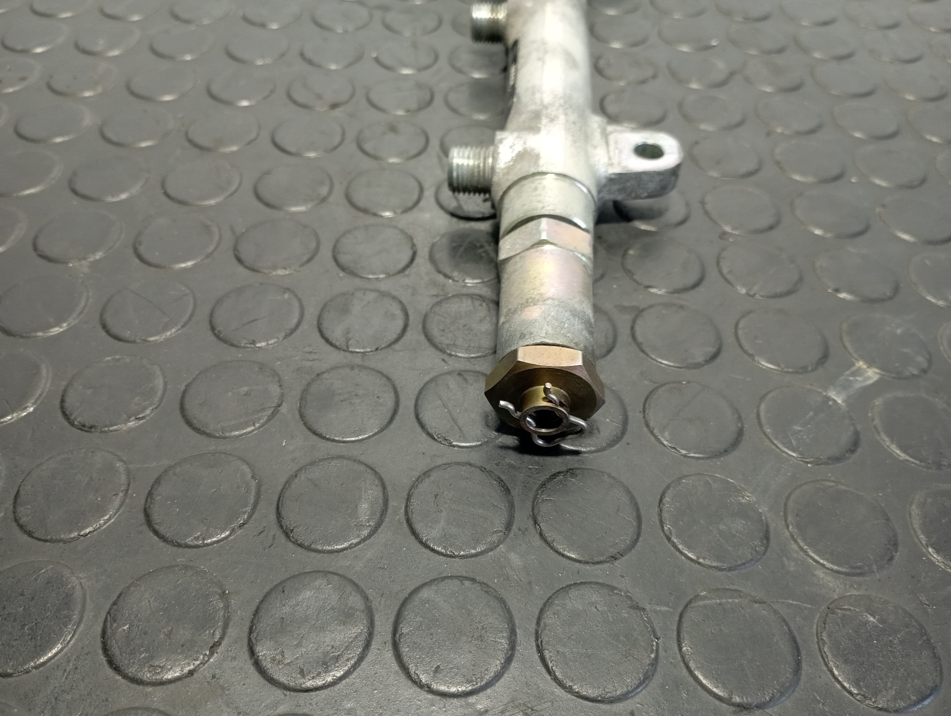 RAMPA INYECTORA OPEL VIVARO - vista 4