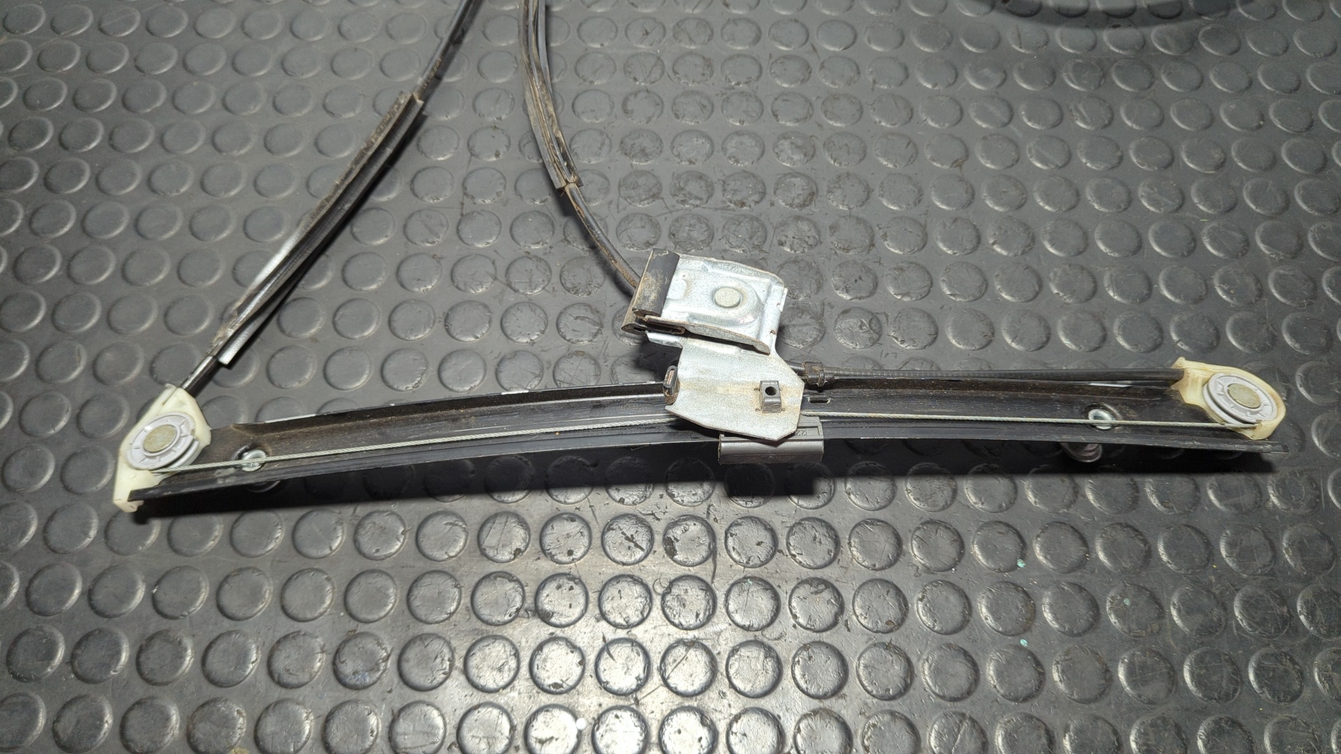 ELEVALUNAS DELANTERO DERECHO VOLKSWAGEN POLO BERLINA (6N2) - vista 3