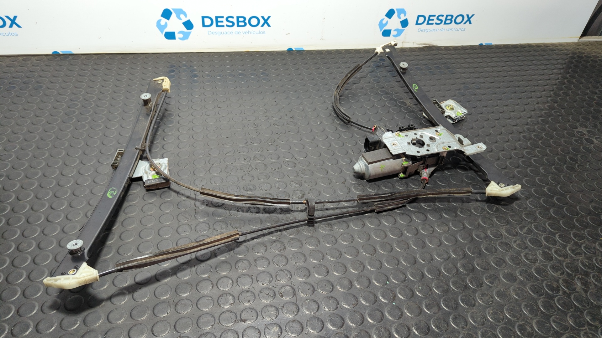 ELEVALUNAS DELANTERO DERECHO VOLKSWAGEN POLO BERLINA (6N2) - vista 4