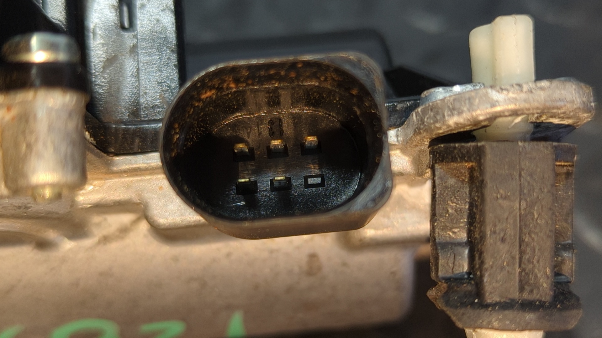 MOTOR CIERRE CENTRALIZADO MALETERO / PORTON AUDI Q3 (F3B) - vista 3