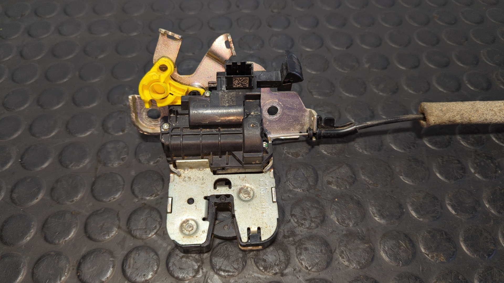 CERRADURA MALETERO / PORTON AUDI Q3 (F3B)