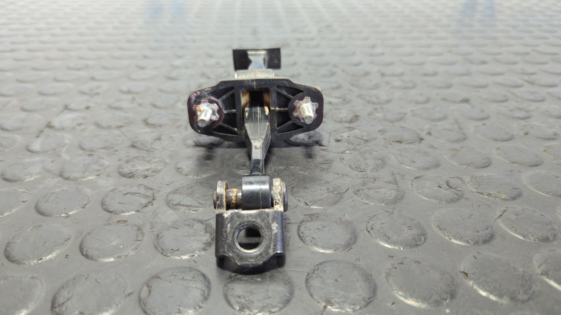 RETENEDOR PUERTA DERECHA FORD FOCUS LIM. (CB8) - vista 3