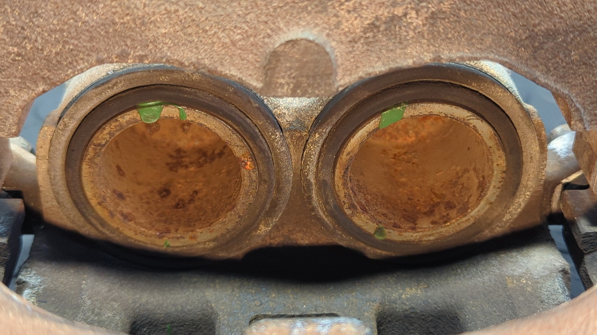 PINZA DE FRENO DELANTERA DERECHA MITSUBISHI MONTERO (V80/V90) - vista 5