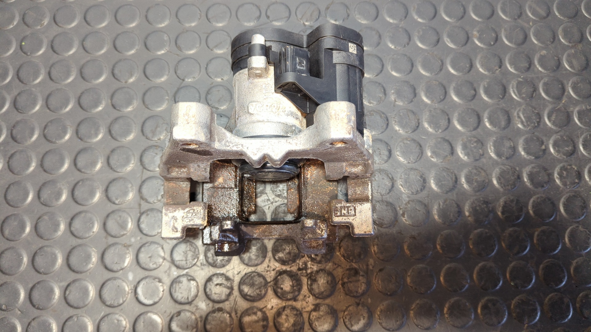 PINZA DE FRENO TRASERA DERECHA AUDI Q3 (F3B) - vista 2