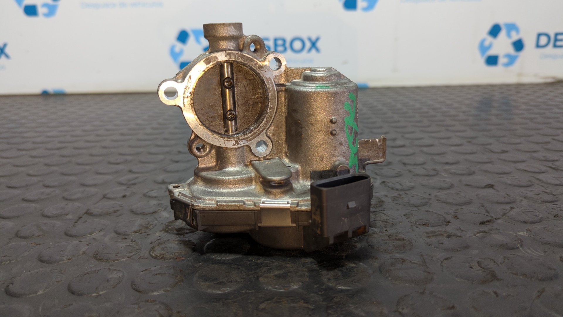 CAJA MARIPOSA AUDI Q3 (F3B)