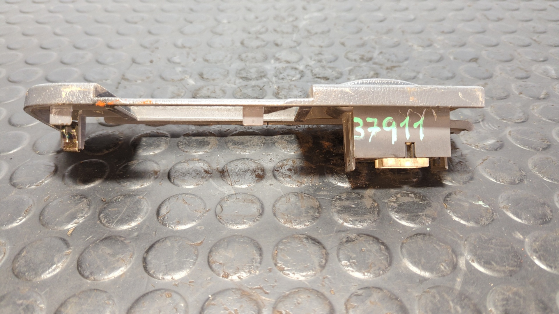 MANDO ELEVALUNAS TRASERO DERECHO TOYOTA LAND CRUISER HDJ80 - vista 4