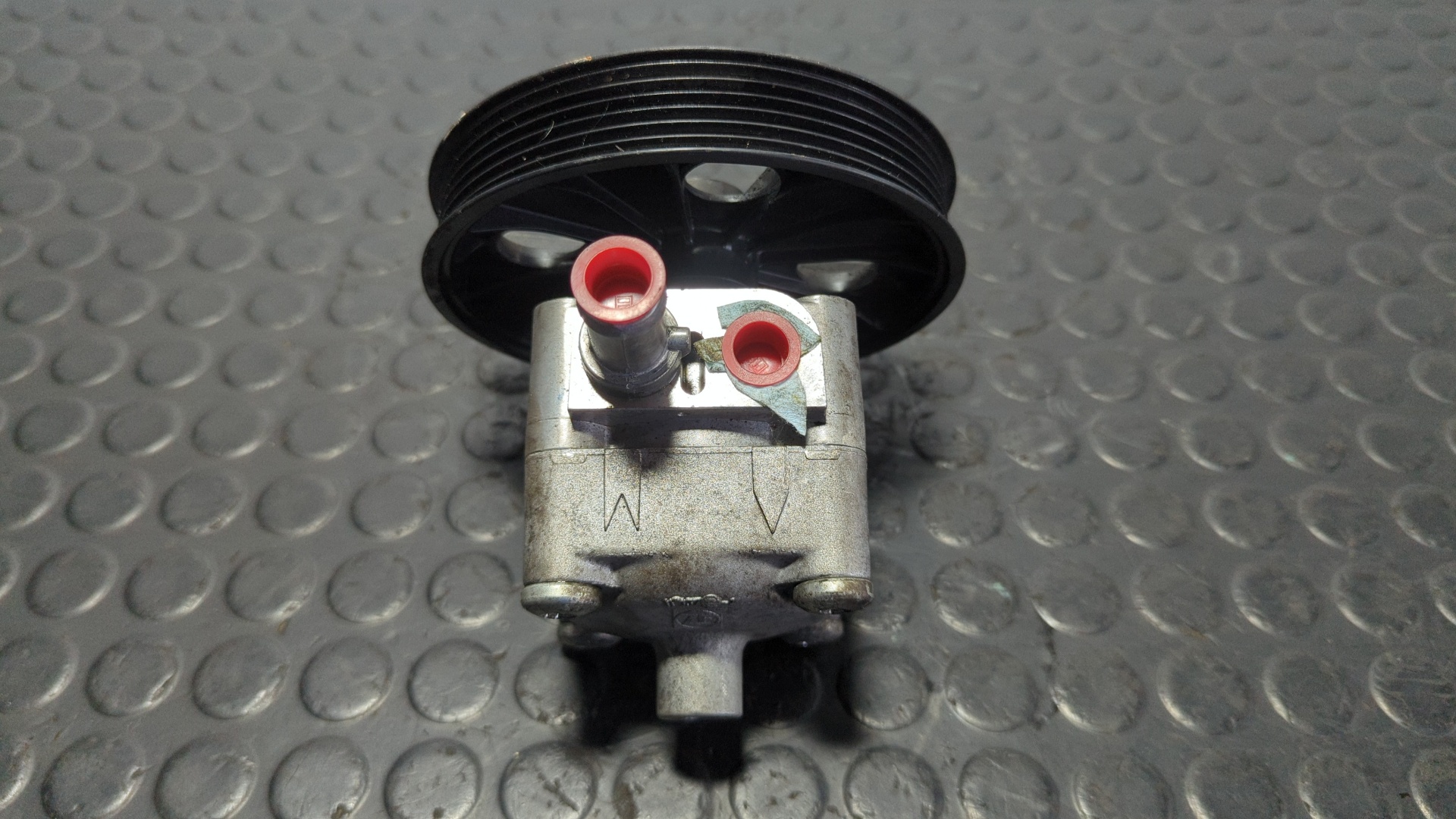 BOMBA DIRECCION VOLVO XC70 - vista 3