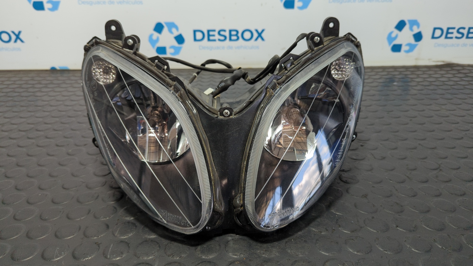 FARO DELANTERO PIAGGIO (VESPA) NRG POWER