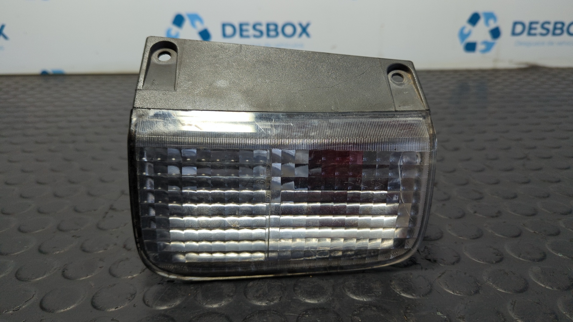 PILOTO TRASERO IZQUIERDO PARAGOLPES OPEL VIVARO - vista 2