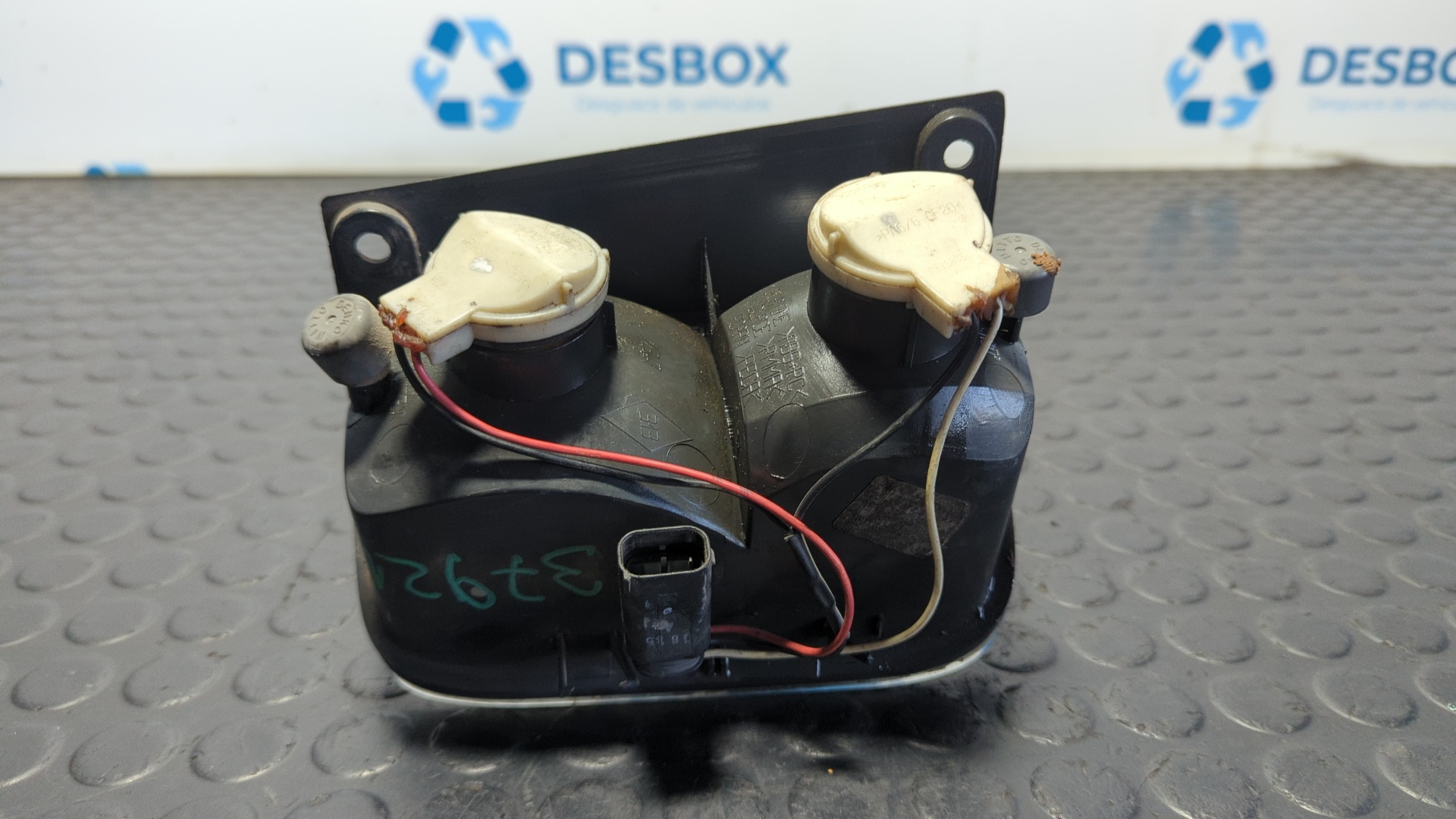 PILOTO TRASERO IZQUIERDO PARAGOLPES OPEL VIVARO - vista 4