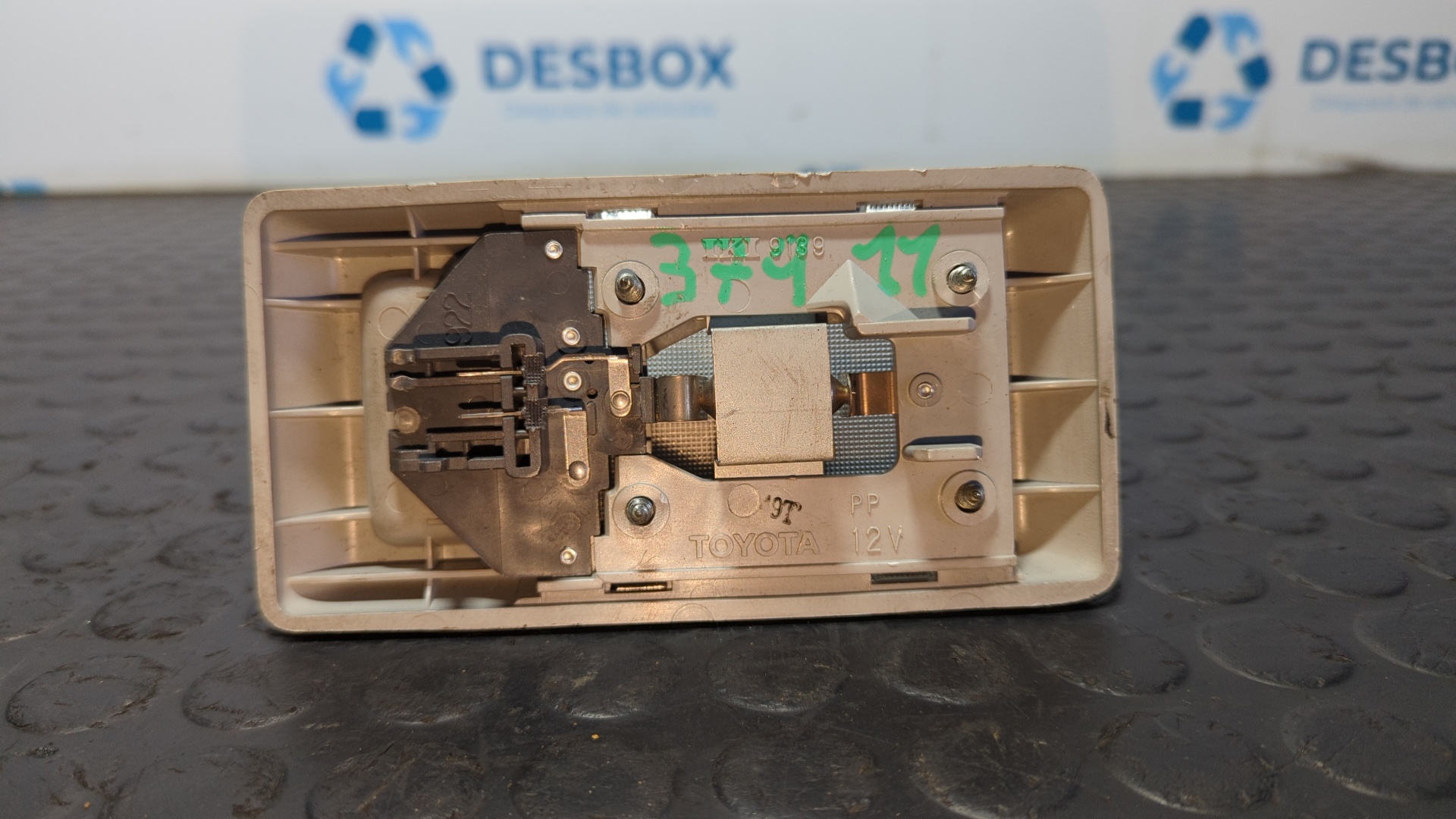 LUZ INTERIOR TOYOTA LAND CRUISER HDJ80 - vista 2