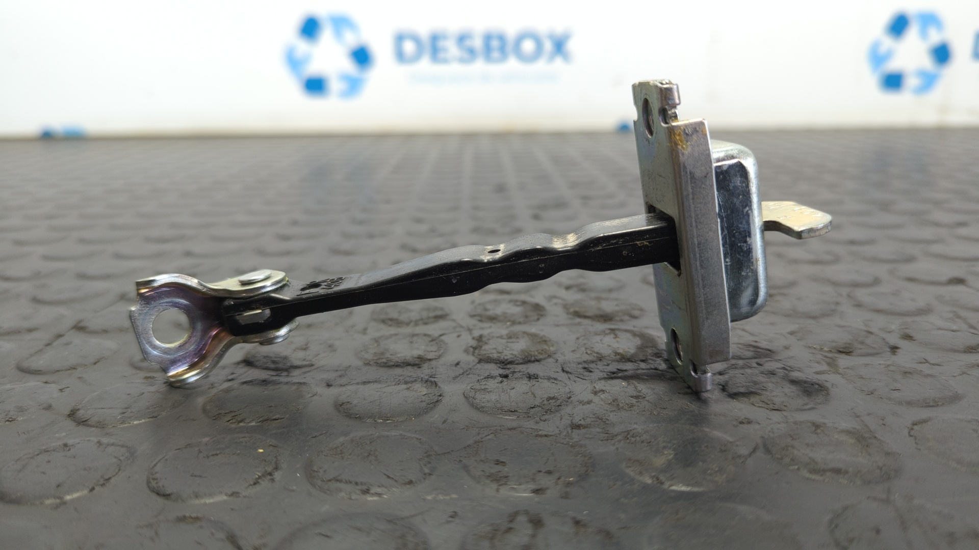 RETENEDOR PUERTA DERECHA TOYOTA YARIS (XP21)