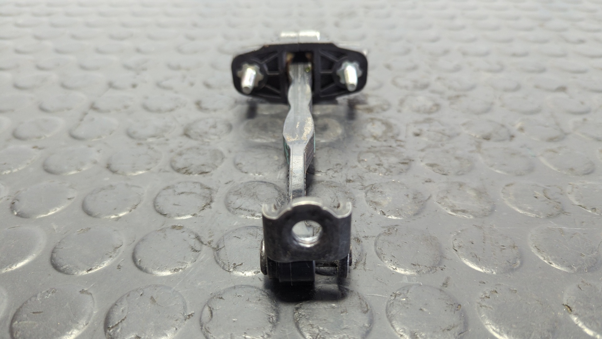 RETENEDOR PUERTA IZQUIERDA  FORD FOCUS TURN. - vista 3