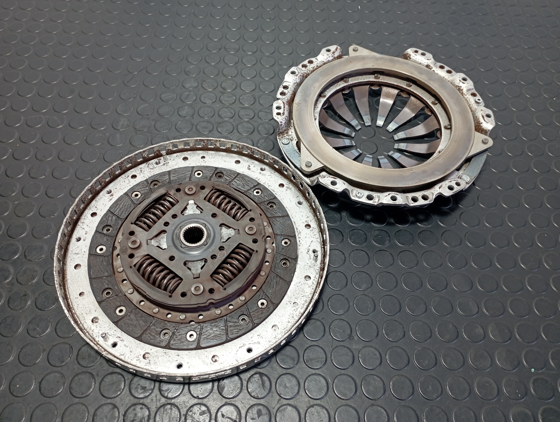 KIT EMBRAGUE HYUNDAI IONIQ 6 - vista 3